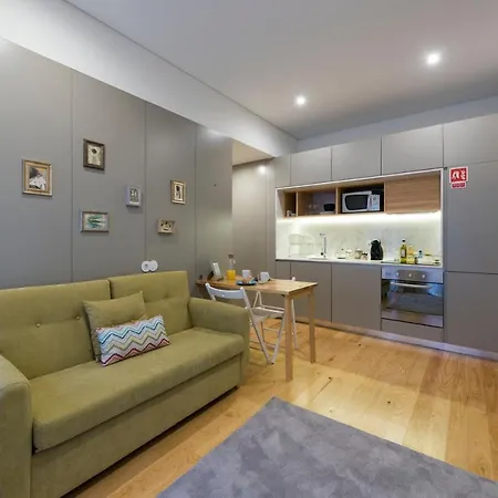 Апартаменты Lovelystay - Stylish Central By Bolhao Market